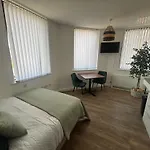 City Center 1-Bed Studio Sleeps 2 With City Views